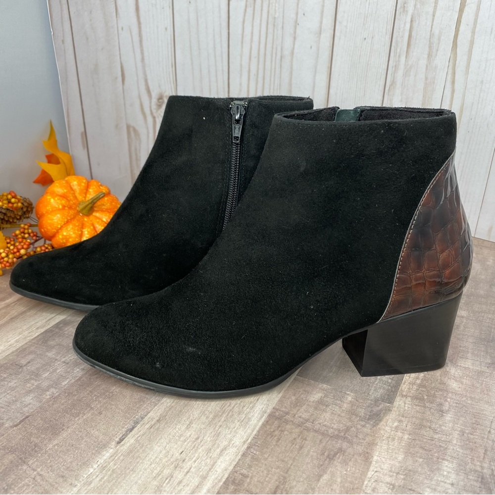VANELI Women’s Suede Ankle Bootie with Croc detailing - Size: 8M
